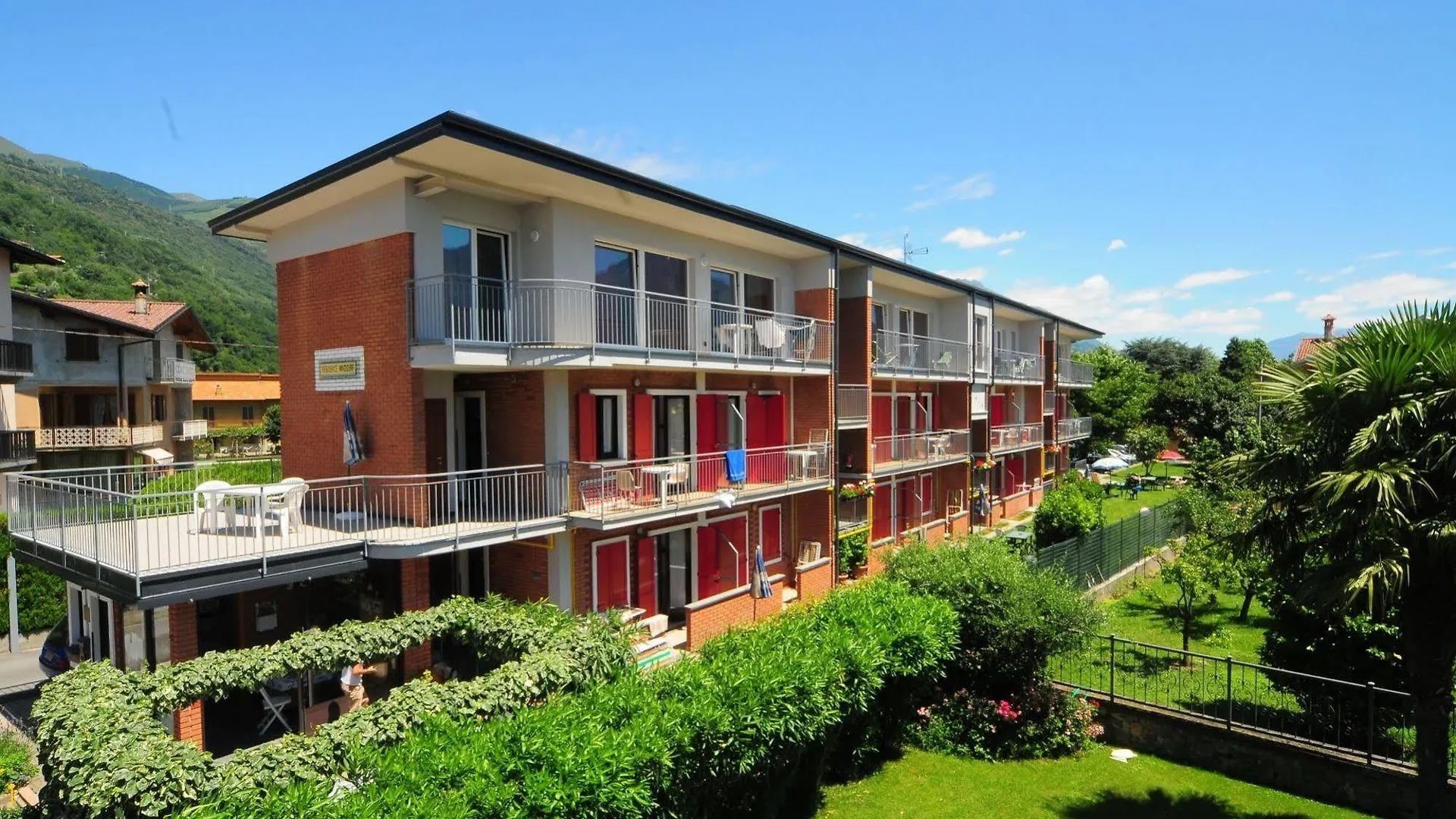 *** Aparthotel Residence Windsurf Domaso Italy