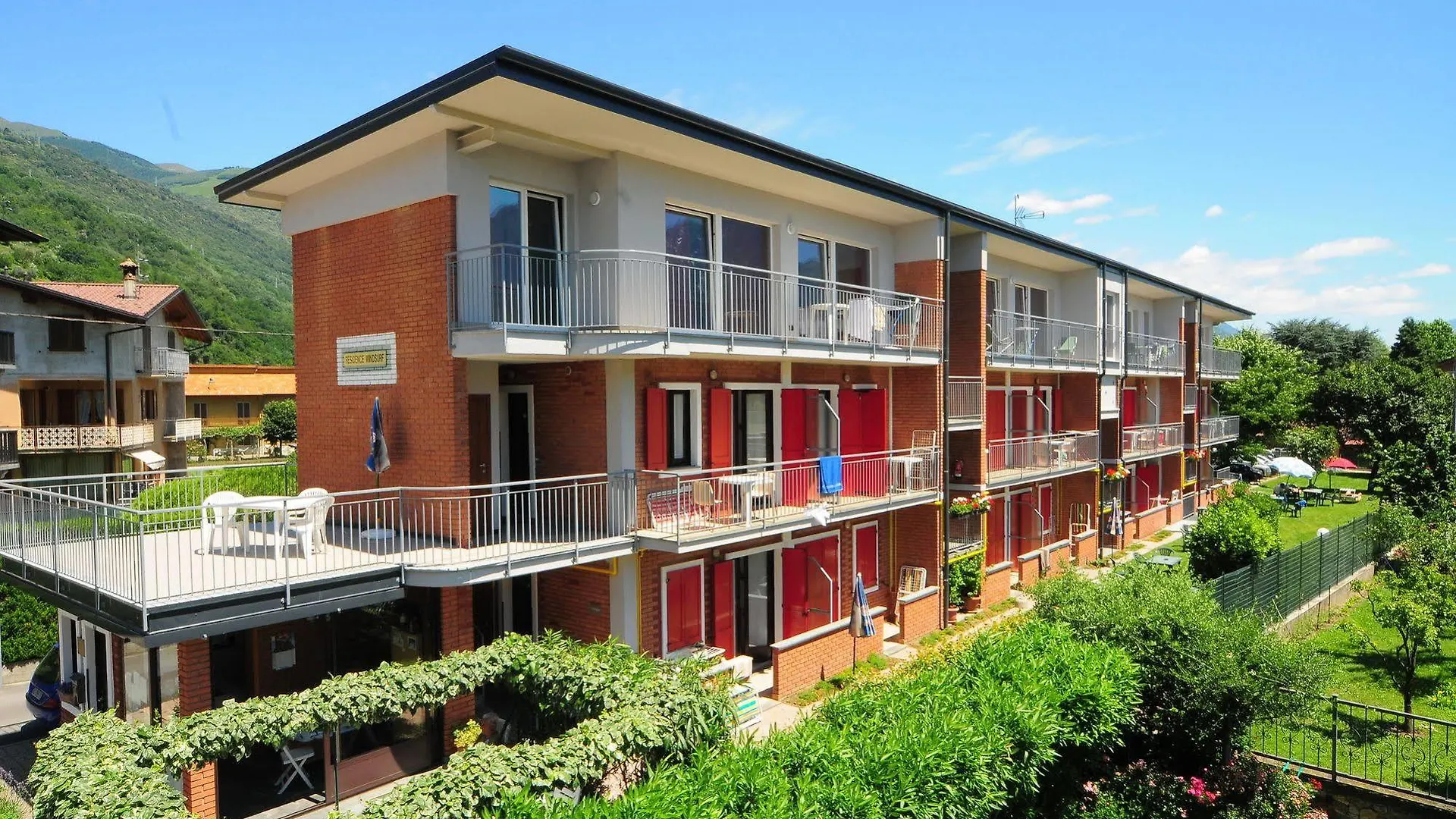 *** Aparthotel Residence Windsurf Domaso Italy